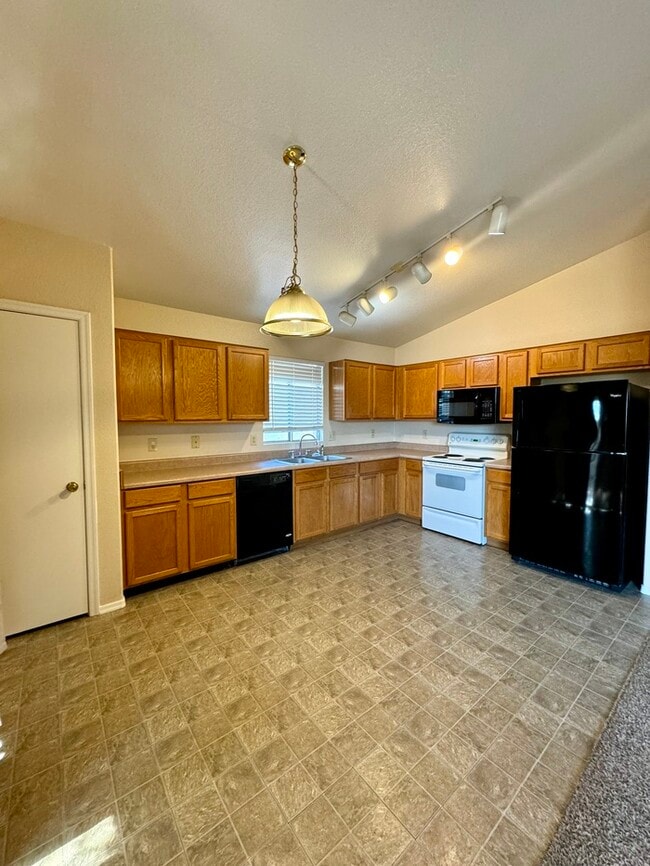 Photo - FOR RENT