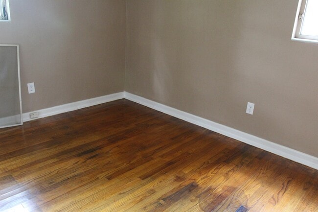 Photo - 103 S Shadowlawn Dr