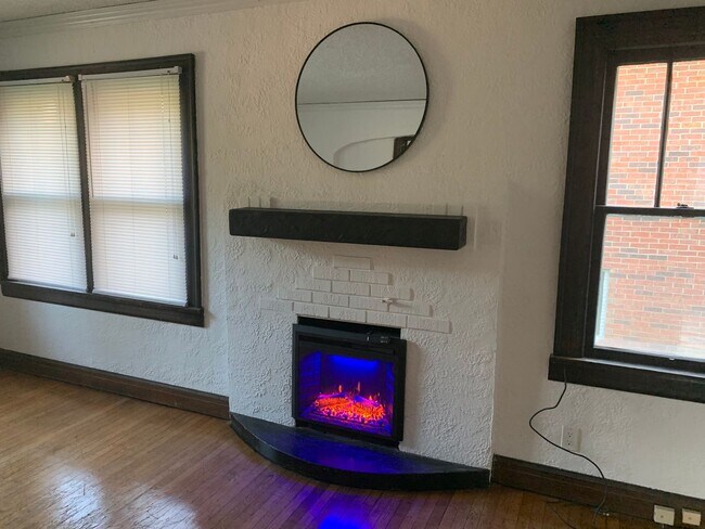 Photo - 402 S Eagleson Ave