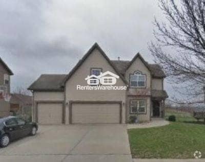 Building Photo - Northland 4 bed / 2.5 bath Home!  Availabl...