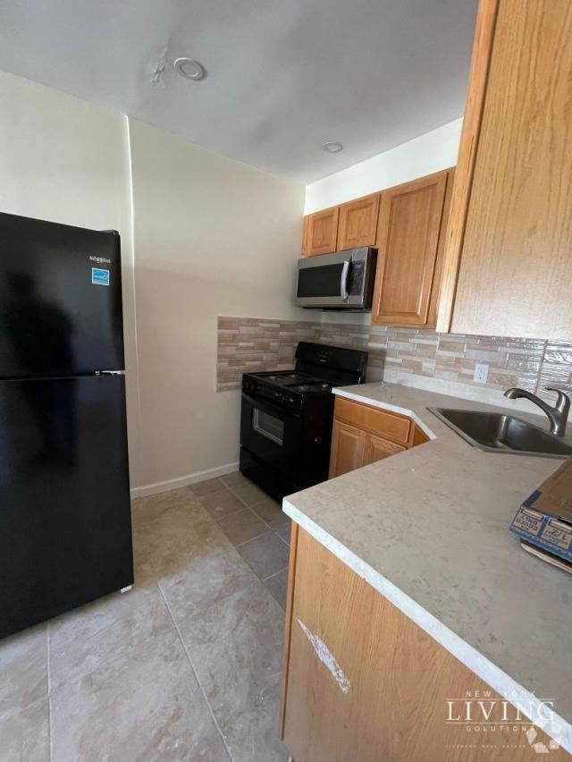 Building Photo - 3 bedroom in BROOKLYN NY 11208 Unit 2L Rental