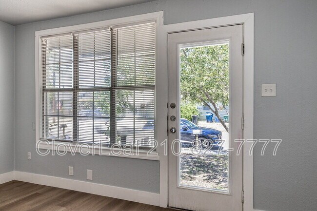 Photo - 2110 Jupiter St
