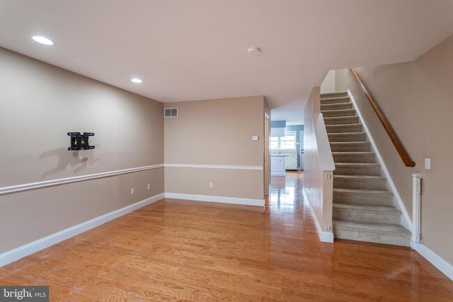 Photo - 408 Brown St Townhome