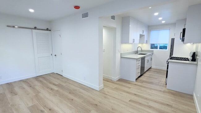 Photo - 1333 Brockton Ave