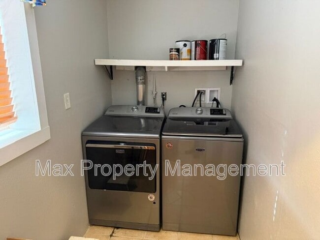 Photo - 205 2nd St NW