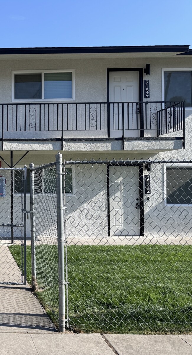 Building Photo - 2122 N Glenn Ave Unit 2122