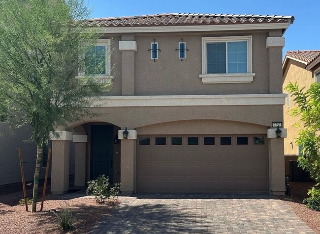 Building Photo - 5 Bedrooms Single Family Home with Granite...