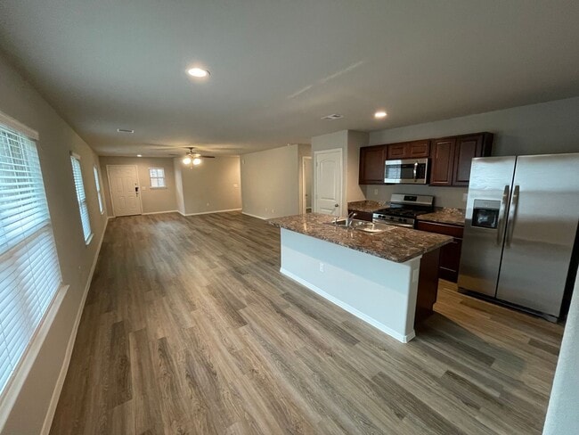 Photo - 727 Long Cedar Dr