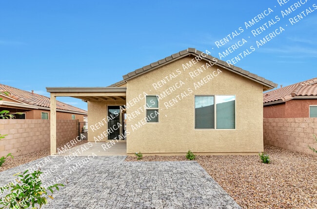 8821 E Stone Meadow Cir