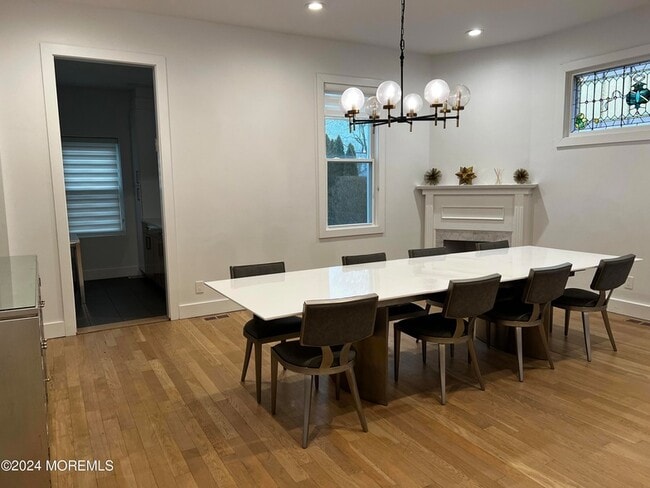 Photo - 255 Hollywood Ave