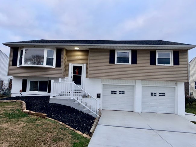 Building Photo - 256 S Dillwyn Rd