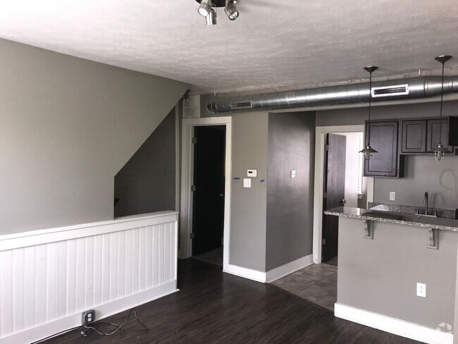 Building Photo - 19 Kosciusko Way Unit 2 Rental