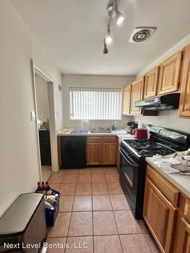 Photo - 1 br, 1 bath House - 10618 Kenilworth Ave ...