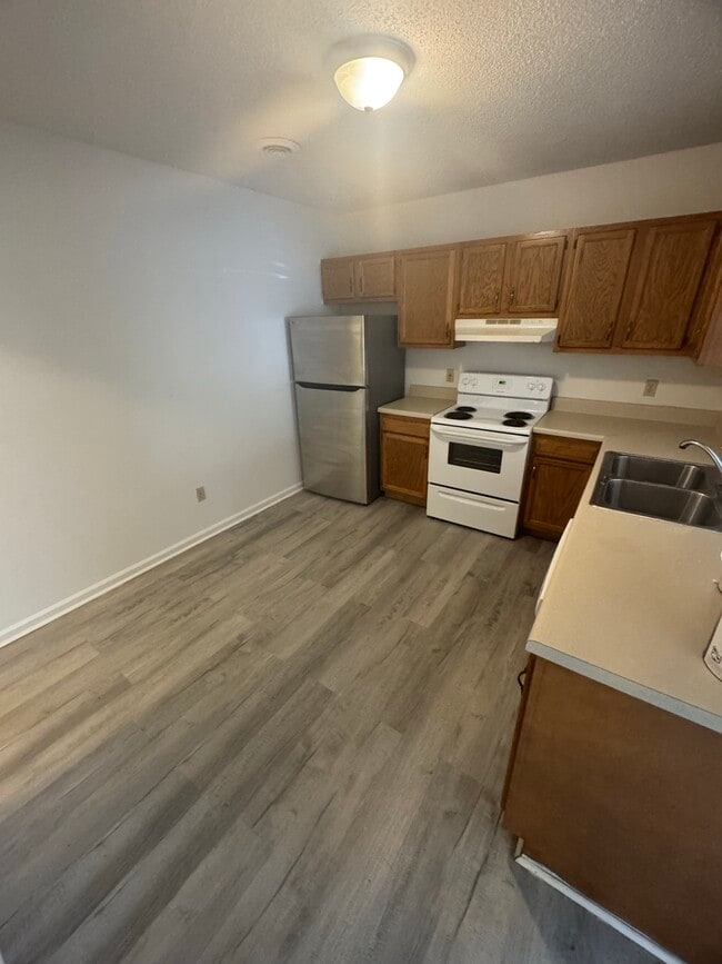 Photo - 156 Berrywood Ln