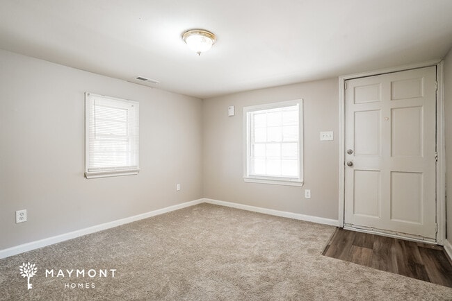 Photo - 208 Bagwell St