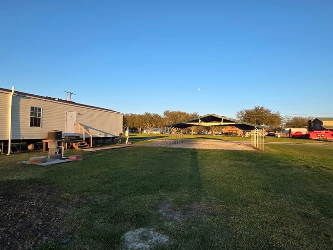 Photo - 132 Raoul Ln