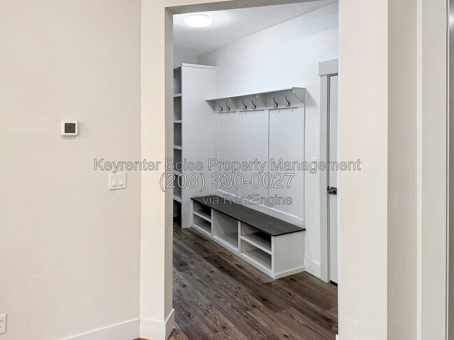 Photo - 1440 W Cerulean St
