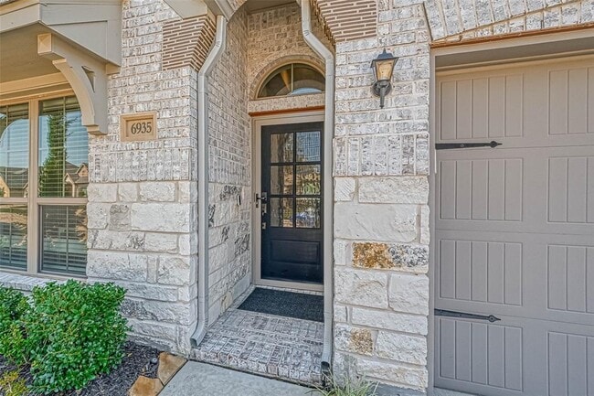 Photo - 6935 Goldstrum Wy