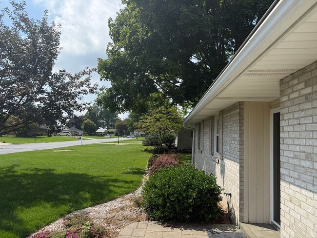 Photo - 7 Lantern Ave
