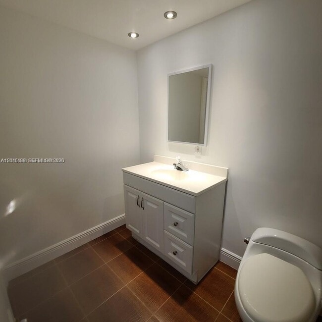 2500 SW 6th St Unit 303