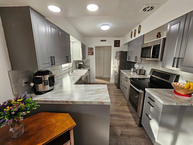 Photo - 7990 42nd St N
