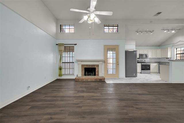 Photo - 139 Kingsbridge Dr