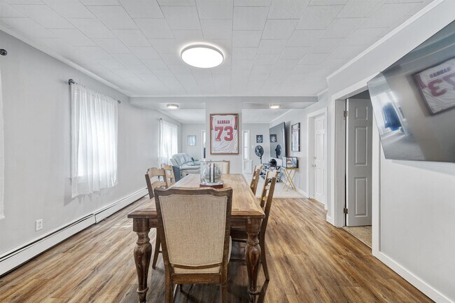 Photo - 429 Cartier St