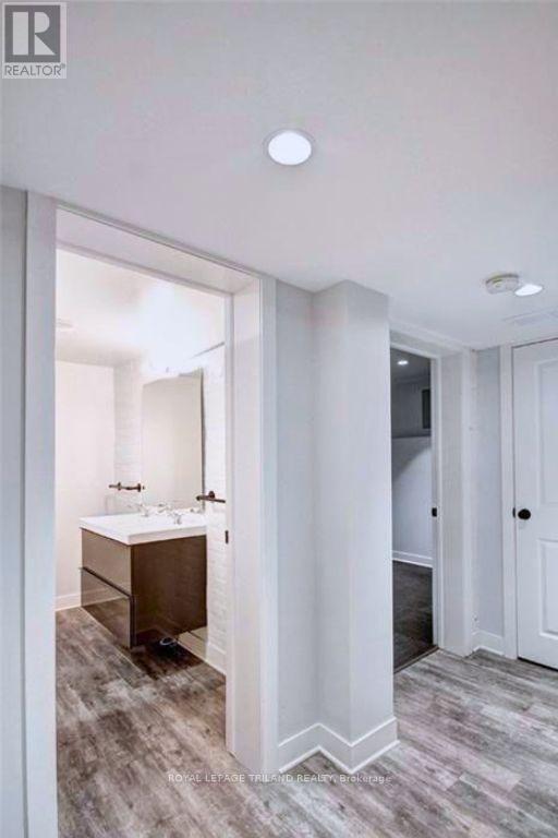 Photo - 877 Waterloo St