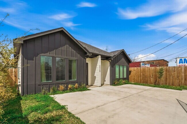 Photo - 6528 Weston St Unidad A