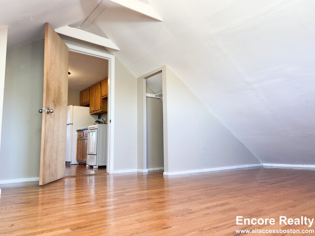 Photo - 8-8 Sunset St Unit 4