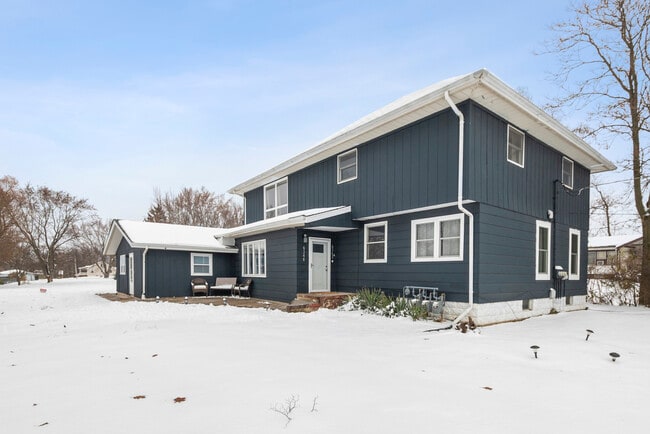 Building Photo - 8342 W Lincoln Hwy