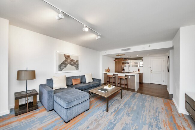 Photo - 1300 Lamar St