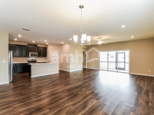 Photo - 163 Hemlock Point