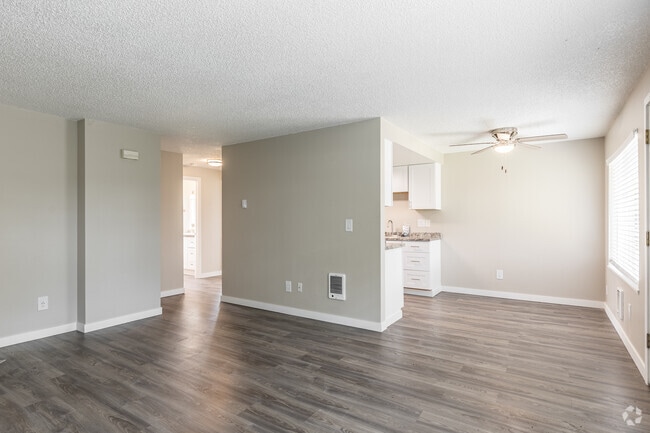 2BR, 1BA - 900SF - The Stonecreek Duplexes