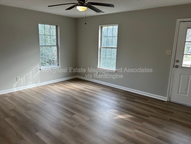 Photo - 819 E Solomon St