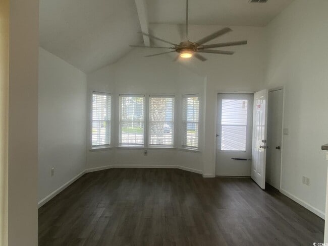 Photo - 130 Whitehaven Ct