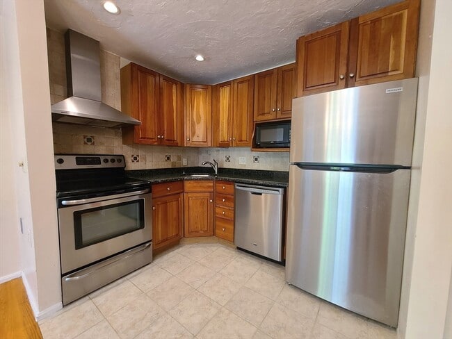 Building Photo - 152 Quincy Shore Dr Rental