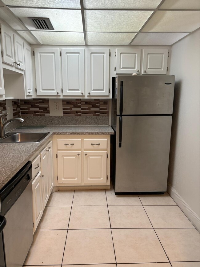 Kitchen - 1805 Sans Souci Blvd Condo Unit 215