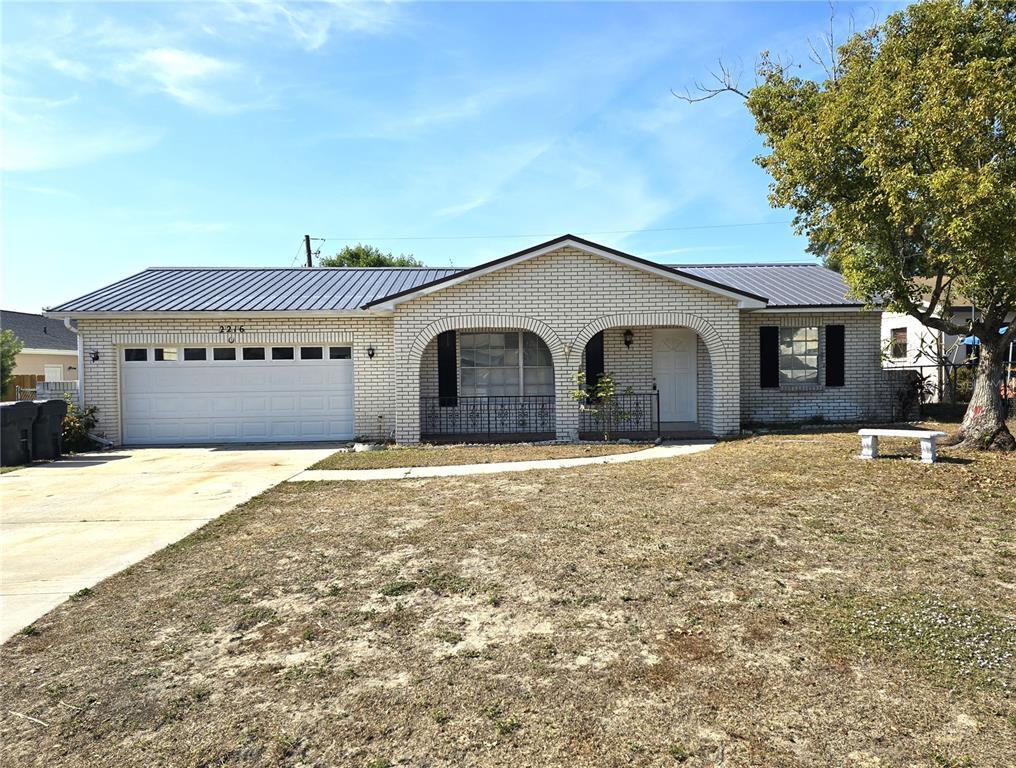 Photo - 2216 Tanglewood Way