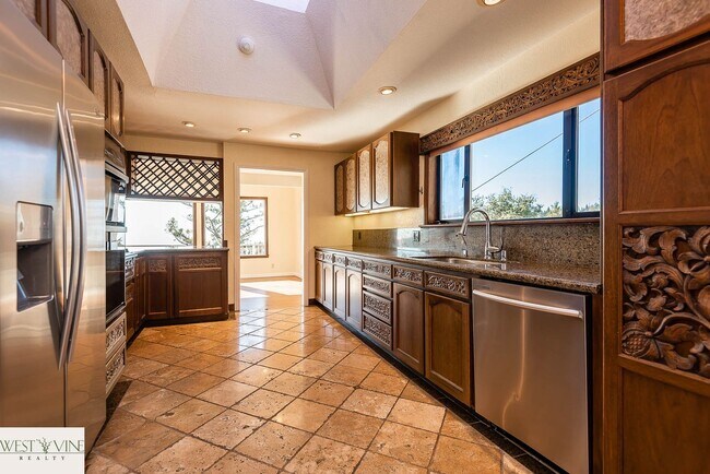Photo - Oceanview Mountain Retreat Home On 3+ Acres