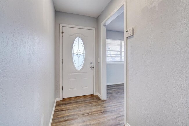 Photo - 629 Parkhurst Terrace