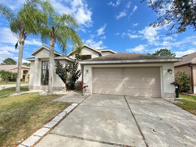 Building Photo - 3 BEDROOM WITH PRIVATE SWIMMING POOL Rental