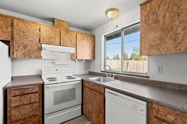Photo - 13330-13330 E Burnside St Unit 13330