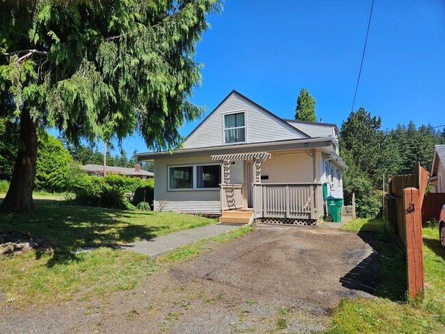 Photo - 1180 Highland Ave