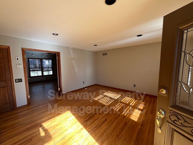 Photo - 513 Glenmere Ave