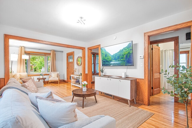 Photo - Charming 2-Bedroom Main Floor Home in South Minneapolis