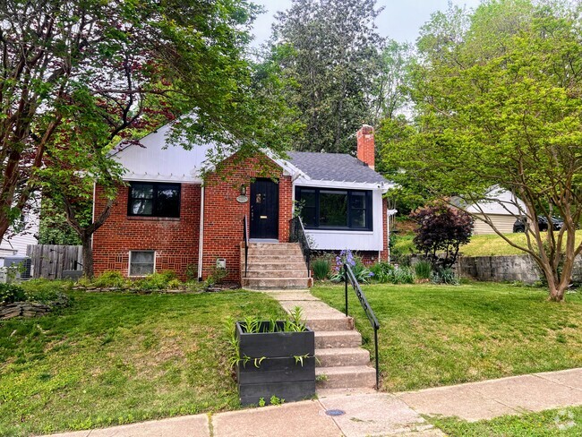 Building Photo - 5602 Hawthorne St Rental