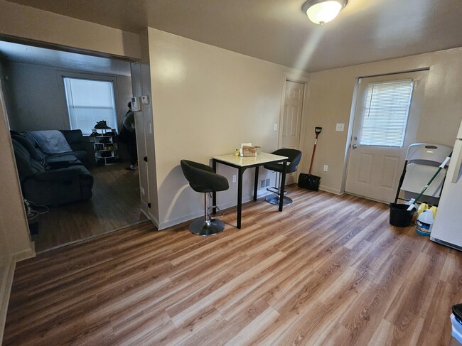 Photo - 200 Arabella St