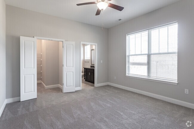 2BR,2BA,-1028SF, The Stern