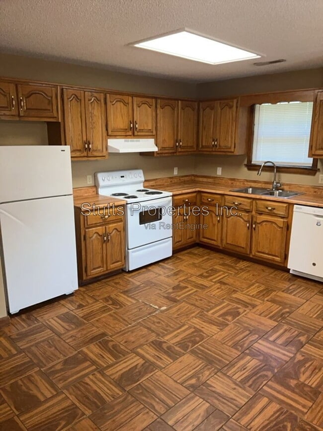 Building Photo - 4305 Old Memphis Pike Unit C